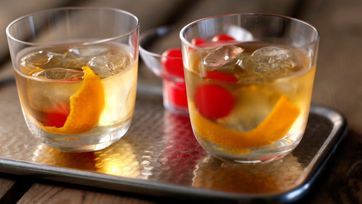 How-To-Make-An-Old-Fashioned The Bottle Club