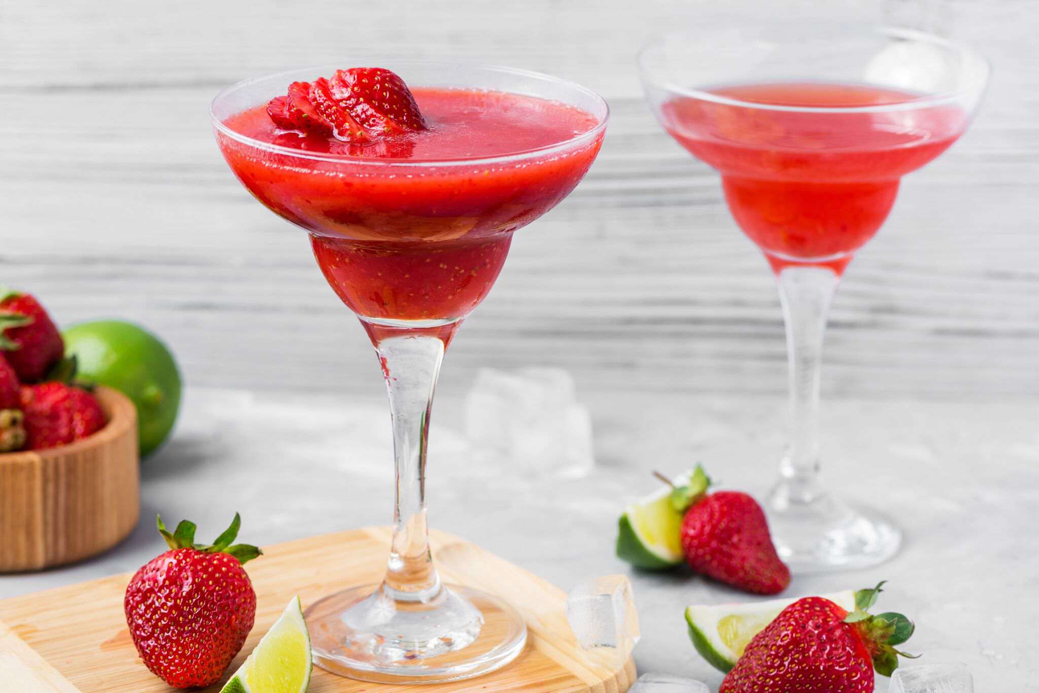 How-To-Make-The-Ultimate-Strawberry-Daiquiri-Cocktail The Bottle Club
