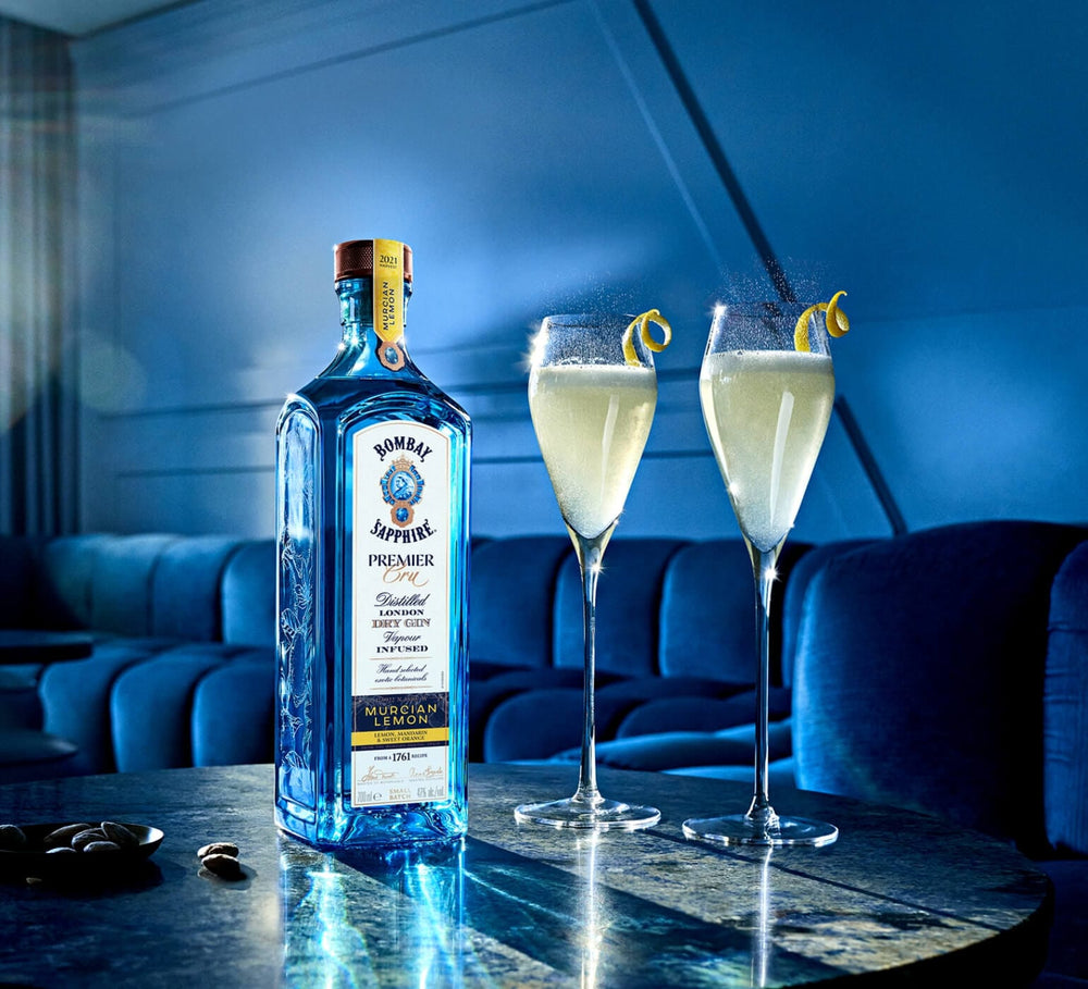Bombay_Sapphire_Premier_Cru_Gin_Description_imag_e_85796bfb-c290-47fc-84f6-c038a25da026.jpg?v=1739294962&width=1000